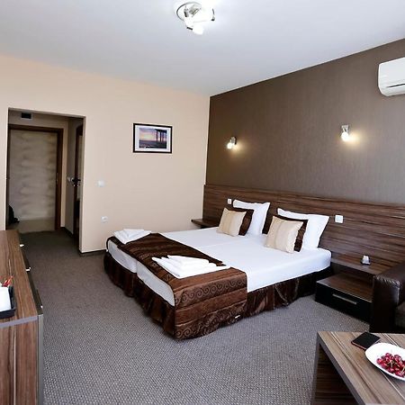Coral Hotel Pomorie Buitenkant foto